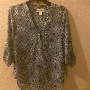 Grey long sleeve shirt